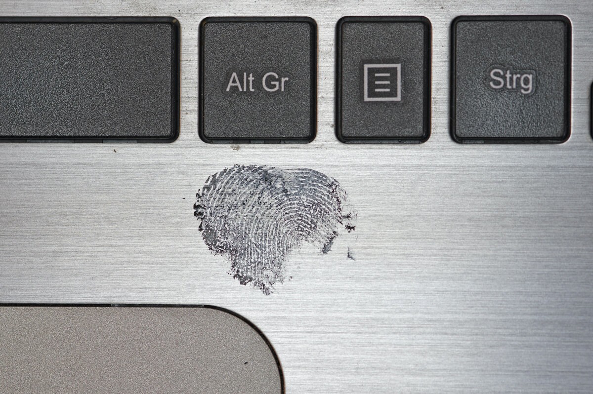Tastatur mit Fingerabdruck